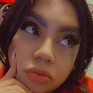 Meet your Posher, Mona